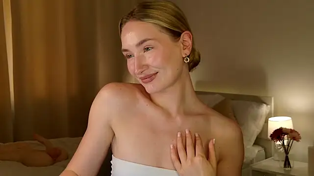 bella  rose online show from February 24, 1:32 pm