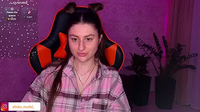 Elishka  online show from September 25, 9:01 pm