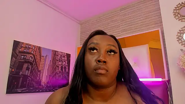 ShaniaBrownn online show from November 27, 7:50 pm