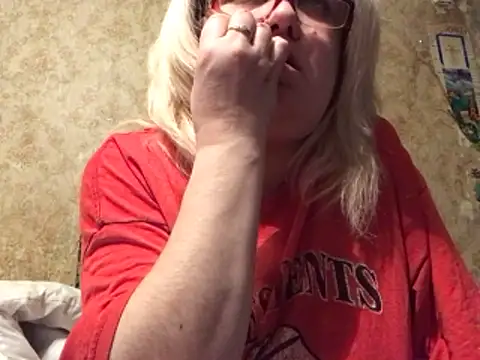 DoraMay online show from February 4, 8:45 pm