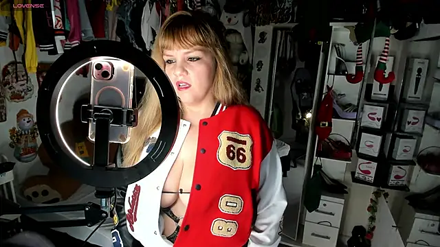 allsson queen online show from January 5, 10:02 pm