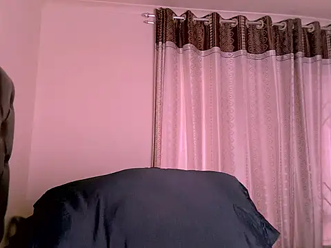 eroticbeauty37 online show from February 15, 9:19 am