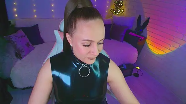 pepper cat  online show from April 17, 1:30 am