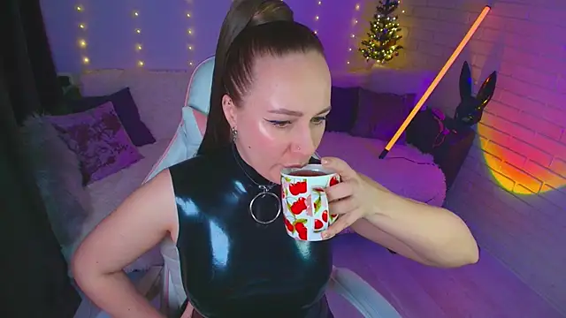 pepper cat  online show from February 28, 11:48 pm