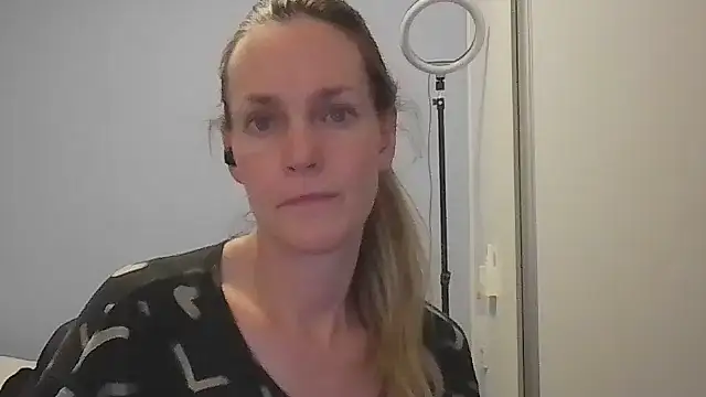 Annylove1 online show from November 18, 12:11 am