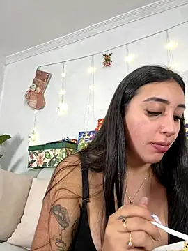 Hannahoff online show from December 19, 6:49 am