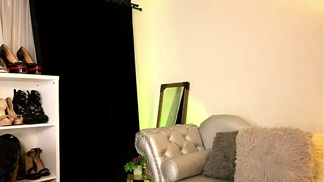 Valeriestyle online show from September 18, 4:00 am