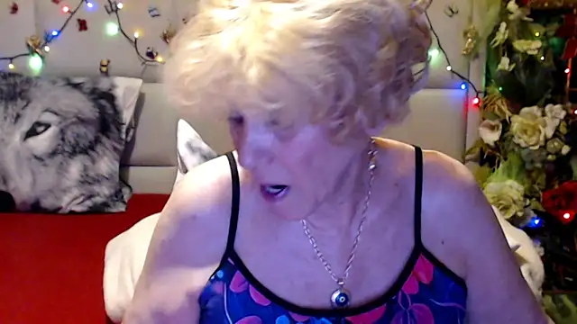 HappyWomanOn online show from May 29, 6:17 pm