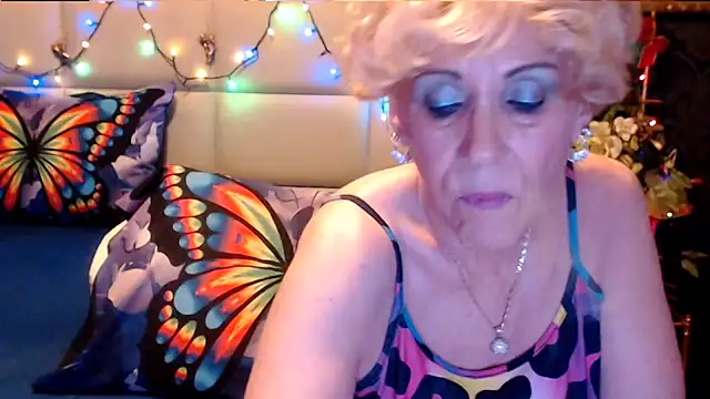 HappyWomanOn online show from October 28, 8:25 pm