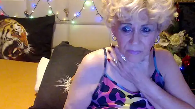 HappyWomanOn online show from October 21, 6:56 pm