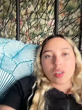 Irisweet  online show from March 6, 8:59 pm