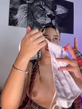 Irisweet  online show from October 11, 6:18 am