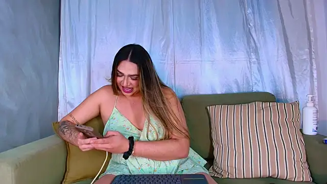 ISABELLASSMITH online show from March 24, 8:09 am