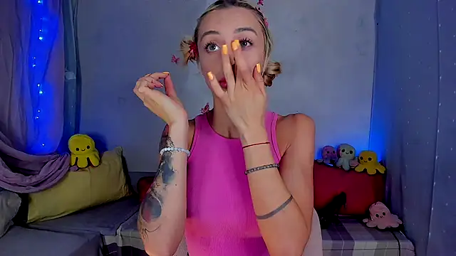 LickLizzy online show from September 17, 11:58 pm