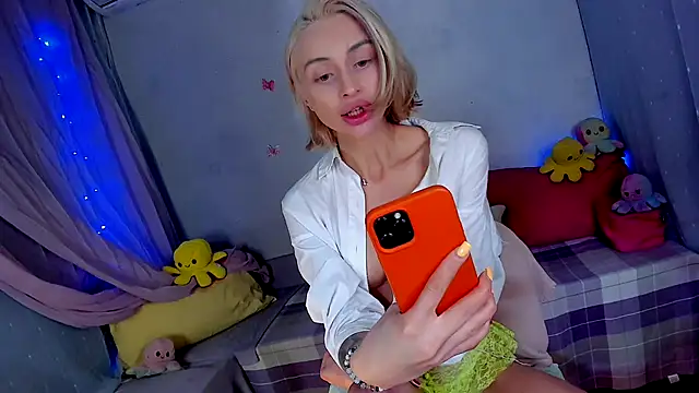 LickLizzy online show from October 11, 12:48 am