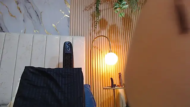 deepieredandwett online show from September 10, 11:21 am