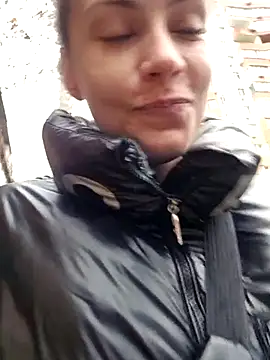 Keli Jessi online show from December 4, 1:02 pm