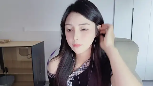 HaagenDazs  online show from April 11, 6:30 am