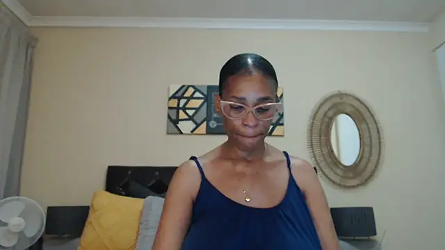 Creamyass22 online show from November 18, 5:36 pm