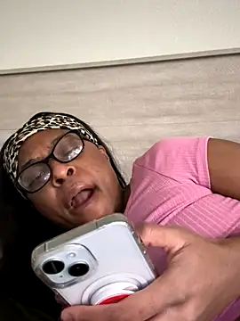 CandyLuxxxx online show from October 3, 10:20 am