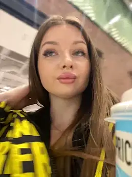 KrisMagnoly online show from December 15, 4:56 pm