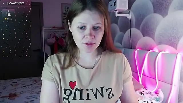 alekasamui online show from October 16, 1:30 am