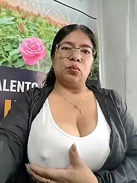   valentina18 online show from May 13, 1:06 pm