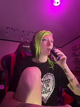 alicewonder09 online show from March 7, 7:37 am