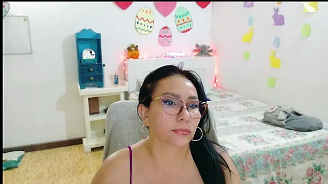 hottplay online show from March 31, 10:43 pm