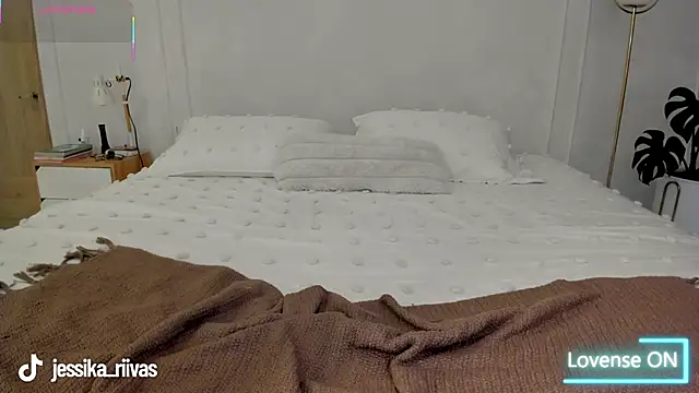 jessikapalmer online show from October 27, 8:14 pm