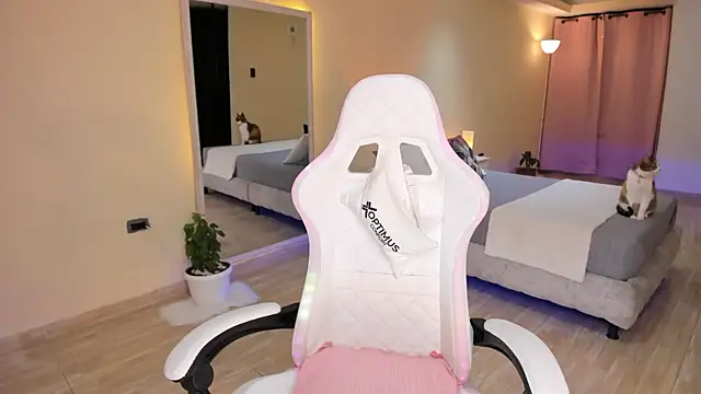 carleee winter online show from September 16, 12:29 am