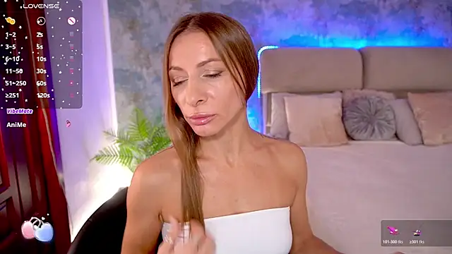 MirandaHobbs online show from October 18, 7:11 am