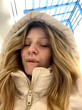 MaryHiggins online show from November 14, 11:54 am