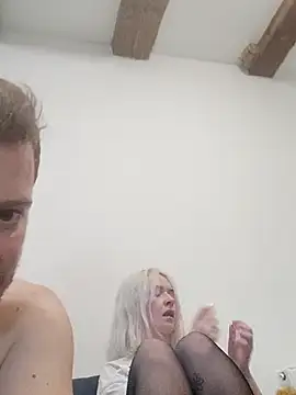 Mia-Sweet2002 online show from January 9, 8:35 pm