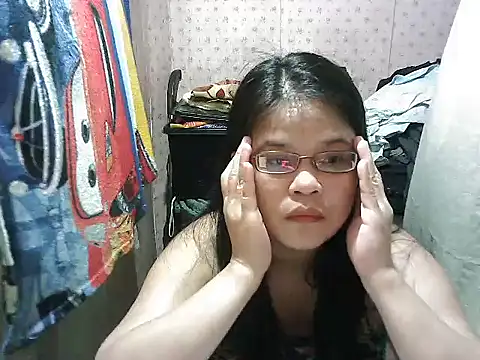 abiemayhottiey online show from October 29, 1:58 pm