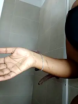 nashiira  online show from February 9, 6:54 pm