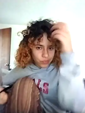 EmmaMelissa0521 online show from March 15, 9:50 pm