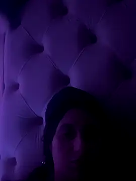 Flossy Vettie online show from October 1, 9:20 pm