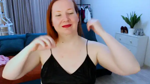 GoddessLara online show from October 19, 3:52 am