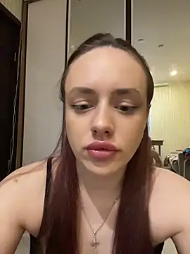 Lisaaan online show from April 12, 4:10 pm