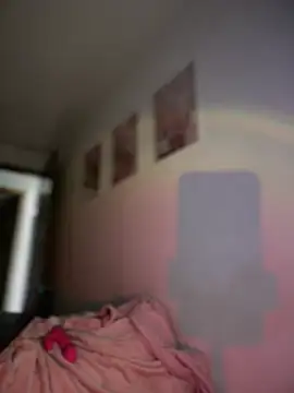 DulceLenns online show from March 14, 7:04 pm