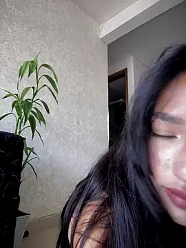 DulceLenns online show from September 15, 6:04 pm