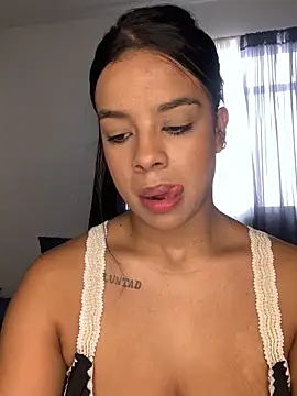 trianawhite online show from October 4, 3:38 pm