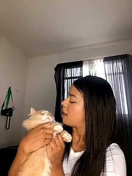 trianawhite online show from November 22, 5:26 pm