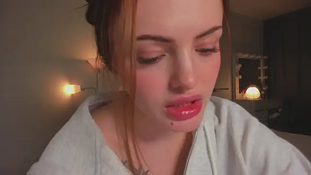 KylieStarrr online show from January 7, 9:29 pm