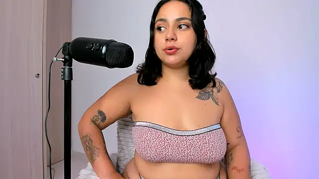 susy angel online show from April 10, 8:59 pm