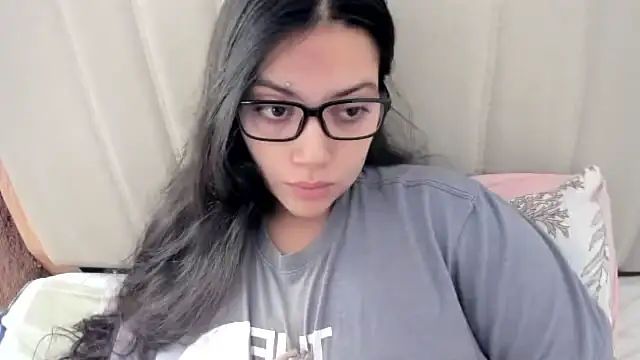 roniewester online show from December 14, 1:28 pm