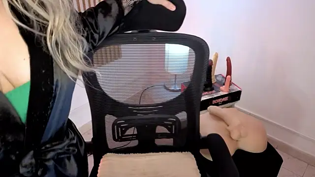 MarianL0ve online show from January 16, 11:50 am