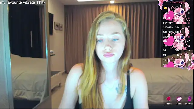 Hot Mia  online show from September 28, 12:54 pm