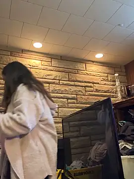 Mini And The Bear online show from March 28, 6:07 pm